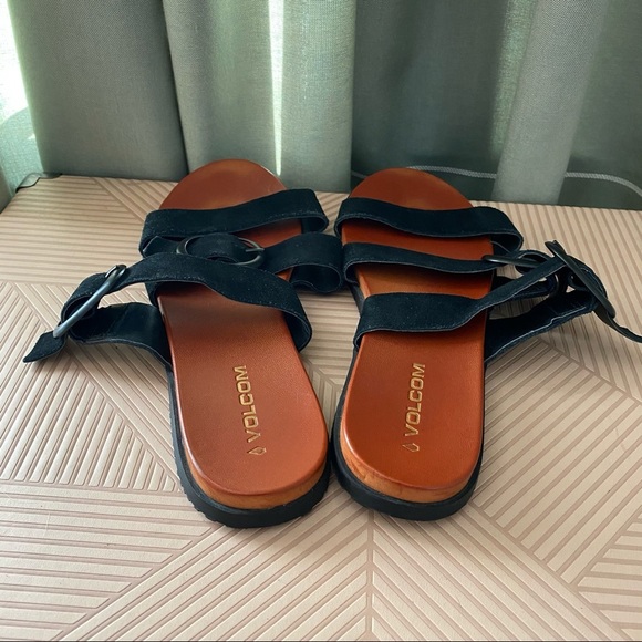 Volcom Sandals Buckle Up Buttercup Strappy Slides - Picture 9 of 13